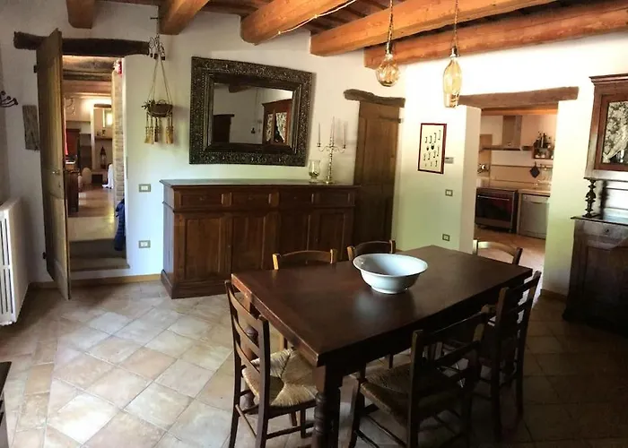 Casa Padronale - Delle Rondini Carignano (Marche)